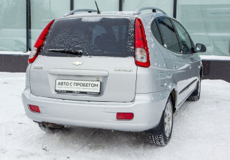 Подержанный автомобиль Chevrolet Rezzo 2008 года (5 фото)