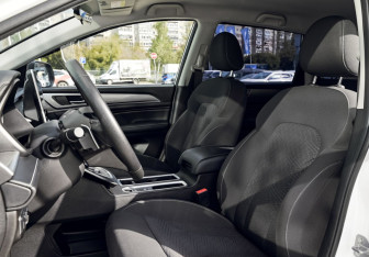 Подержанный автомобиль Haval M6 2023 года (16 фото)