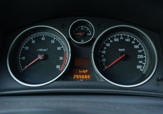 Подержанный автомобиль Opel Astra Hatchback 2008 года (15 фото)