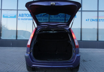 Подержанный автомобиль Ford Fusion 2006 года (18 фото)