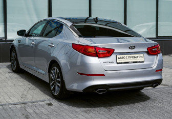 Подержанный автомобиль Kia Optima Sedan 2015 года (3 фото)