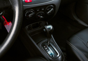 Подержанный автомобиль Kia Rio Sedan 2011 года (10 фото)