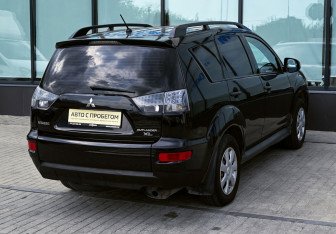 Подержанный автомобиль Mitsubishi Outlander 2011 года (5 фото)