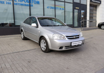 Подержанный автомобиль Chevrolet Lacetti Sedan 2012 года (7 фото)