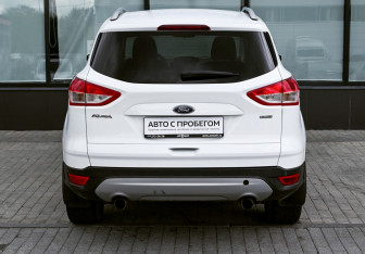 Подержанный автомобиль Ford Kuga 2013 года (4 фото)