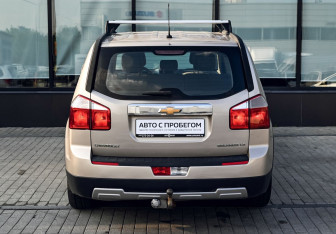 Подержанный автомобиль Chevrolet Orlando 2012 года (4 фото)
