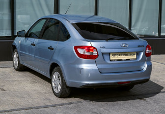 Подержанный автомобиль LADA (ВАЗ) Granta Liftback 2017 года (3 фото)