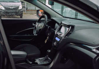 Подержанный автомобиль Hyundai Santa Fe 2012 года (11 фото)