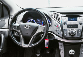 Подержанный автомобиль Hyundai i40 Sedan 2015 года (11 фото)