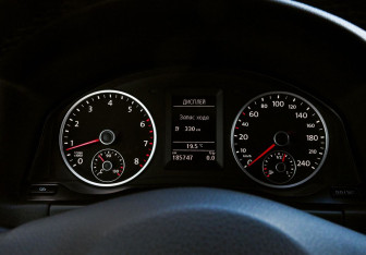 Подержанный автомобиль Volkswagen Tiguan 2011 года (9 фото)
