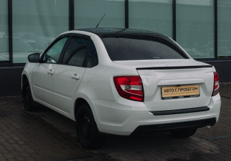 Подержанный автомобиль LADA (ВАЗ) Granta Sedan 2021 года (3 фото)