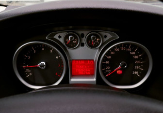 Подержанный автомобиль Ford Focus Hatchback 2010 года (12 фото)