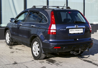 Подержанный автомобиль Honda CR-V 2008 года (3 фото)