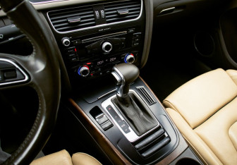 Подержанный автомобиль Audi A4 Sedan 2013 года (9 фото)