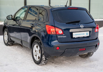 Подержанный автомобиль Nissan Qashqai 2008 года (3 фото)