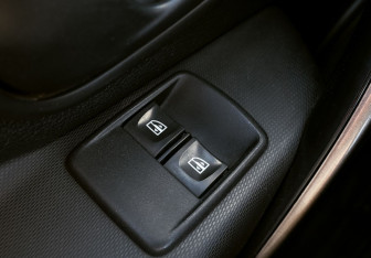 Подержанный автомобиль Renault Sandero 2015 года (14 фото)