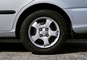 Подержанный автомобиль Hyundai Accent Sedan 2011 года (19 фото)