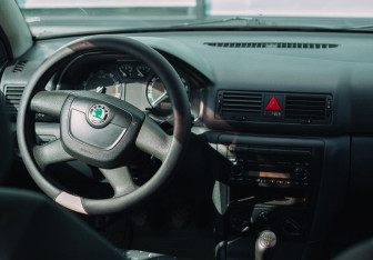 Подержанный автомобиль Skoda Octavia Liftback 2010 года (11 фото)