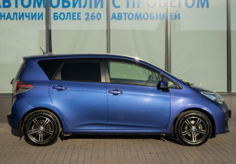 Подержанный автомобиль Toyota Ractis 2014 года (6 фото)