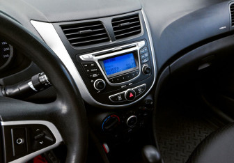 Подержанный автомобиль Hyundai Solaris Sedan 2011 года (10 фото)