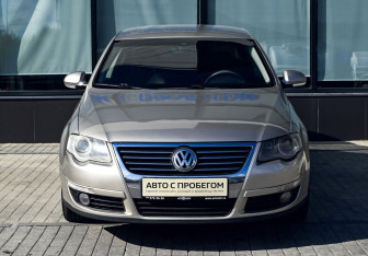 Подержанный автомобиль Volkswagen Passat Sedan 2008 года (8 фото)