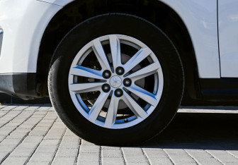 Подержанный автомобиль Mitsubishi RVR Suv 2013 года (20 фото)