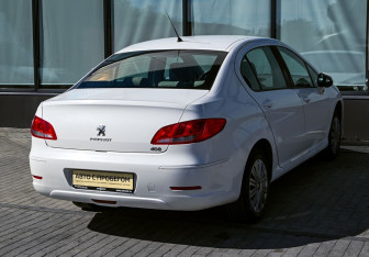 Подержанный автомобиль Peugeot 408 2013 года (5 фото)