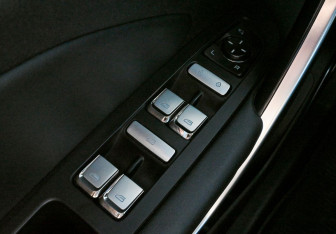 Подержанный автомобиль Geely Atlas Pro 2023 года (12 фото)