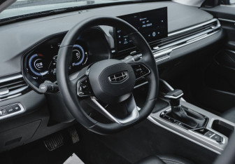 Подержанный автомобиль Geely Emgrand 2024 года (9 фото)