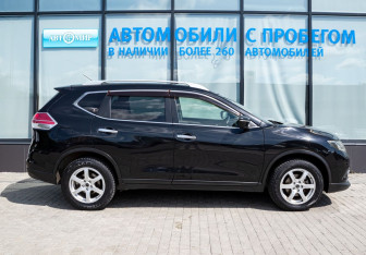 Подержанный автомобиль Nissan X-Trail 2014 года (7 фото)