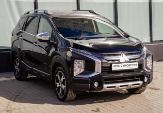 Подержанный автомобиль Mitsubishi Xpander 2022 года (7 фото)