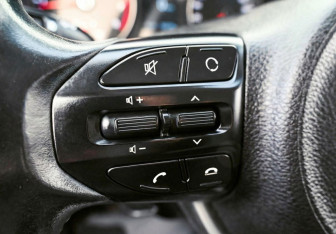 Подержанный автомобиль Kia Rio Sedan 2017 года (13 фото)