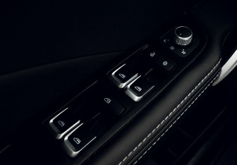 Подержанный автомобиль Geely Coolray 2022 года (13 фото)