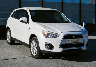 Подержанный автомобиль Mitsubishi RVR Suv 2013 года (7 фото)