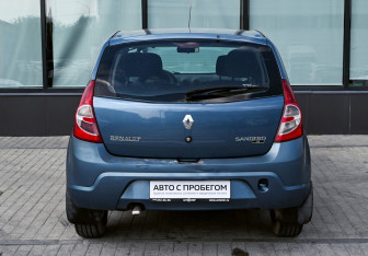 Подержанный автомобиль Renault Sandero 2012 года (4 фото)