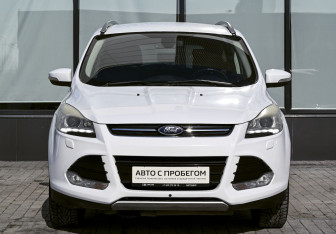 Подержанный автомобиль Ford Kuga 2014 года (8 фото)