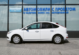 Подержанный автомобиль Ford Focus Hatchback 2011 года (2 фото)
