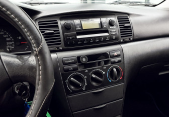 Подержанный автомобиль Toyota Corolla Wagon 2003 года (11 фото)