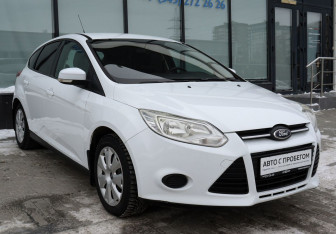 Подержанный автомобиль Ford Focus Hatchback 2012 года (7 фото)