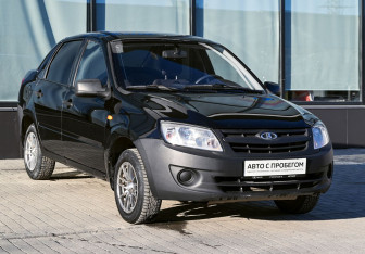 Подержанный автомобиль LADA (ВАЗ) Granta Sedan 2013 года (7 фото)