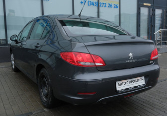 Подержанный автомобиль Peugeot 408 2014 года (3 фото)