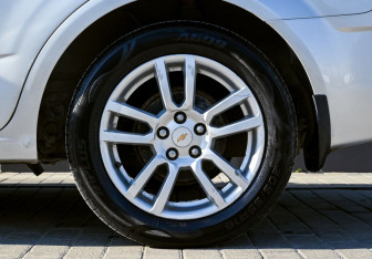 Подержанный автомобиль Chevrolet Aveo Sedan 2012 года (20 фото)