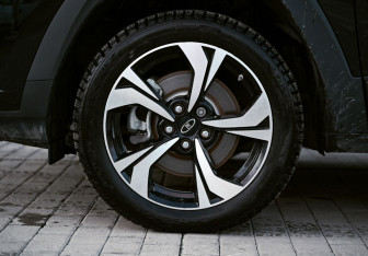 Подержанный автомобиль Москвич 3 2023 года (21 фото)