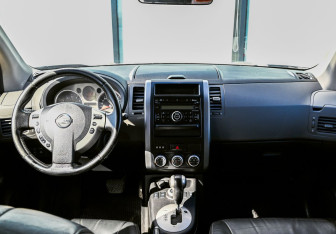 Подержанный автомобиль Nissan X-Trail 2008 года (18 фото)