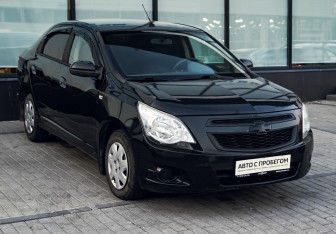 Подержанный автомобиль Chevrolet Cobalt Sedan 2013 года (7 фото)