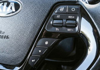 Подержанный автомобиль Kia Ceed Hatchback 2015 года (20 фото)