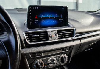 Подержанный автомобиль Mazda 3 Sedan 2014 года (10 фото)