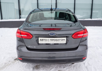 Подержанный автомобиль Ford Focus Sedan 2018 года (4 фото)