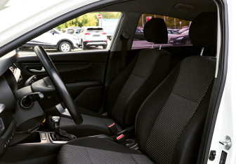 Подержанный автомобиль Kia Rio Hatchback 2019 года (16 фото)
