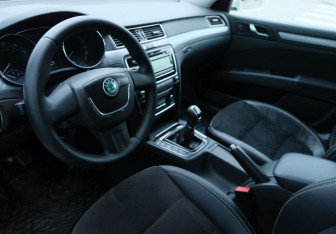 Подержанный автомобиль Skoda Superb Liftback 2008 года (9 фото)